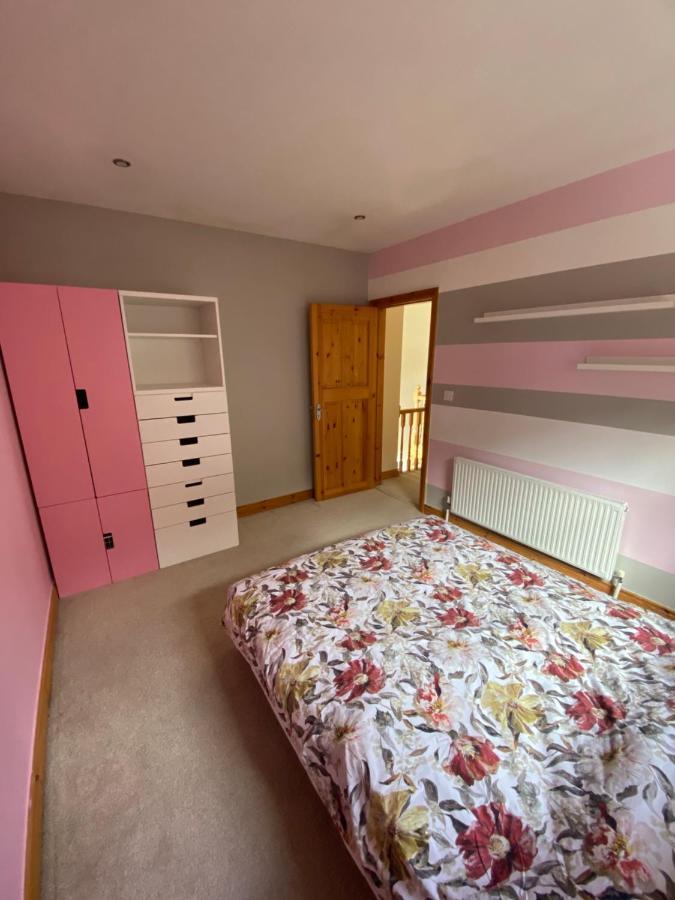 Town Villa With Charming Garden, Bbq Area & Sleeps 6 Cashel  Exterior photo